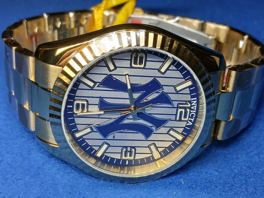 Invicta 49864 Specialty New York Yankees Edition 43mm Gold Silver Dial NIB