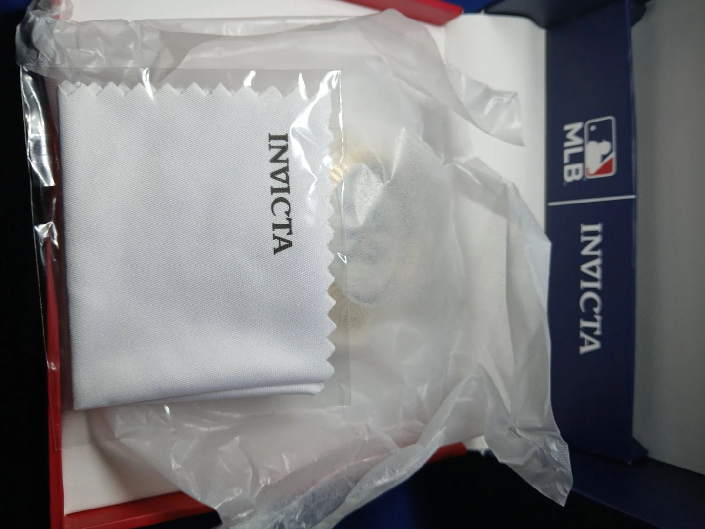Invicta 49864 Specialty New York Yankees Edition 43mm Gold Silver Dial NIB