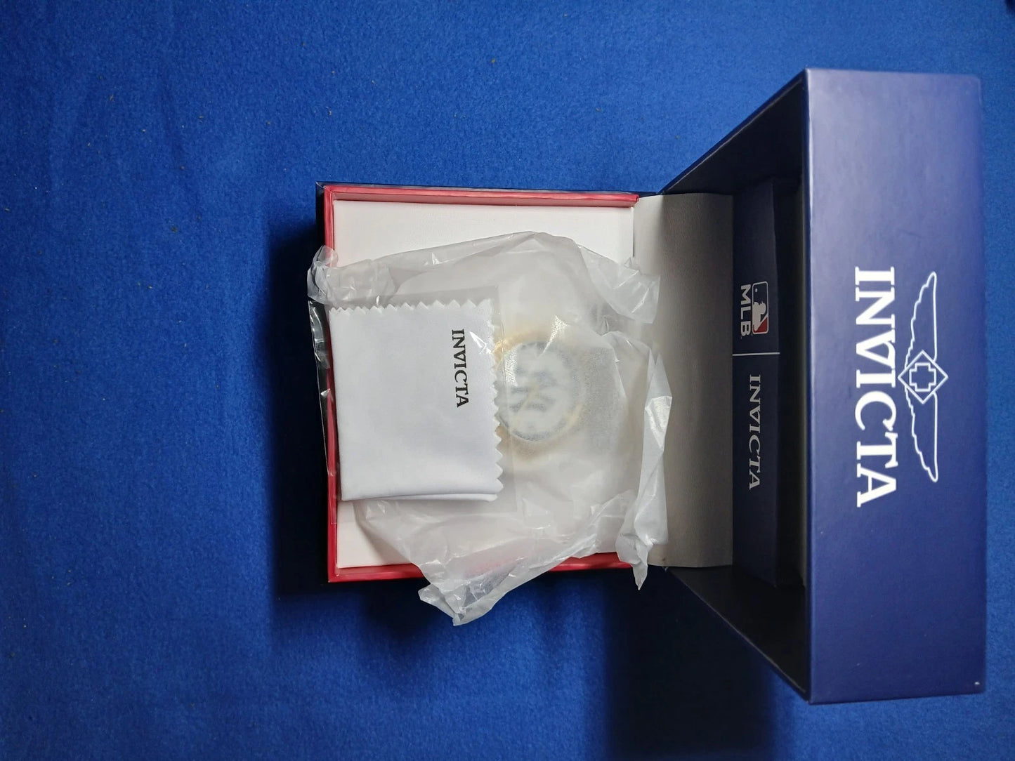 Invicta 49864 Specialty New York Yankees Edition 43mm Gold Silver Dial NIB