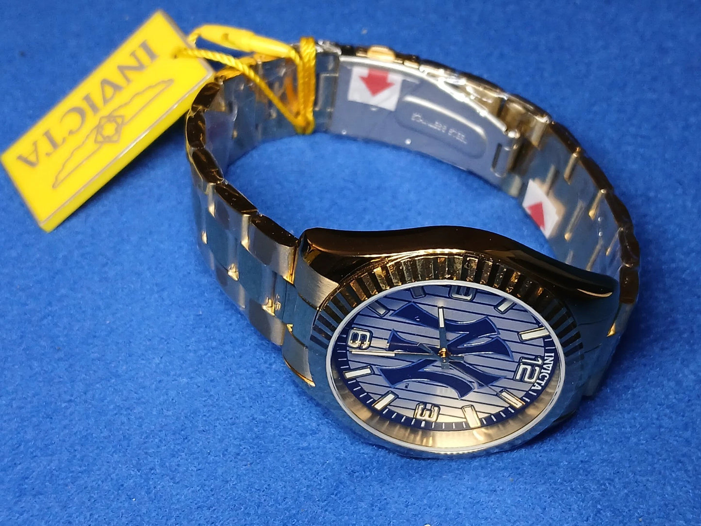 Invicta 49864 Specialty New York Yankees Edition 43mm Gold Silver Dial NIB