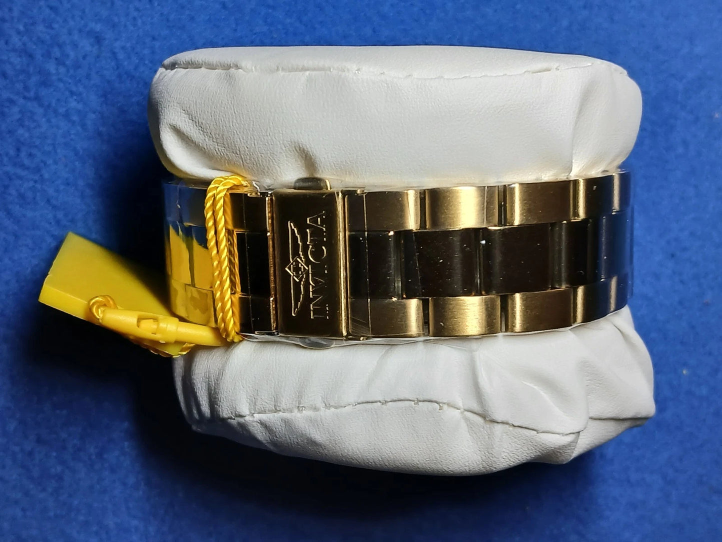 Invicta 49864 Specialty New York Yankees Edition 43mm Gold Silver Dial NIB